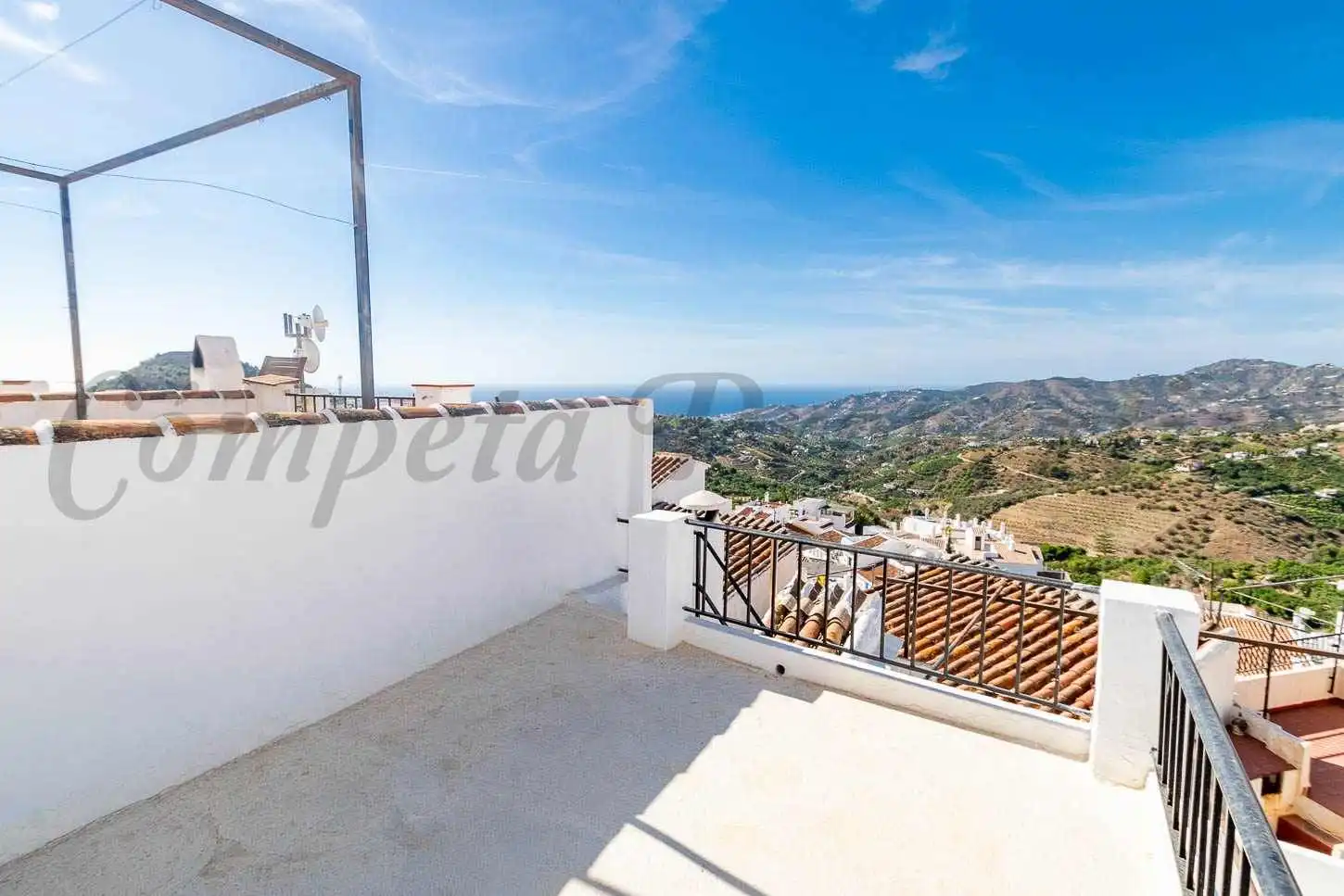 Terrassa de Casa o xalet en venda en Frigiliana, Málaga