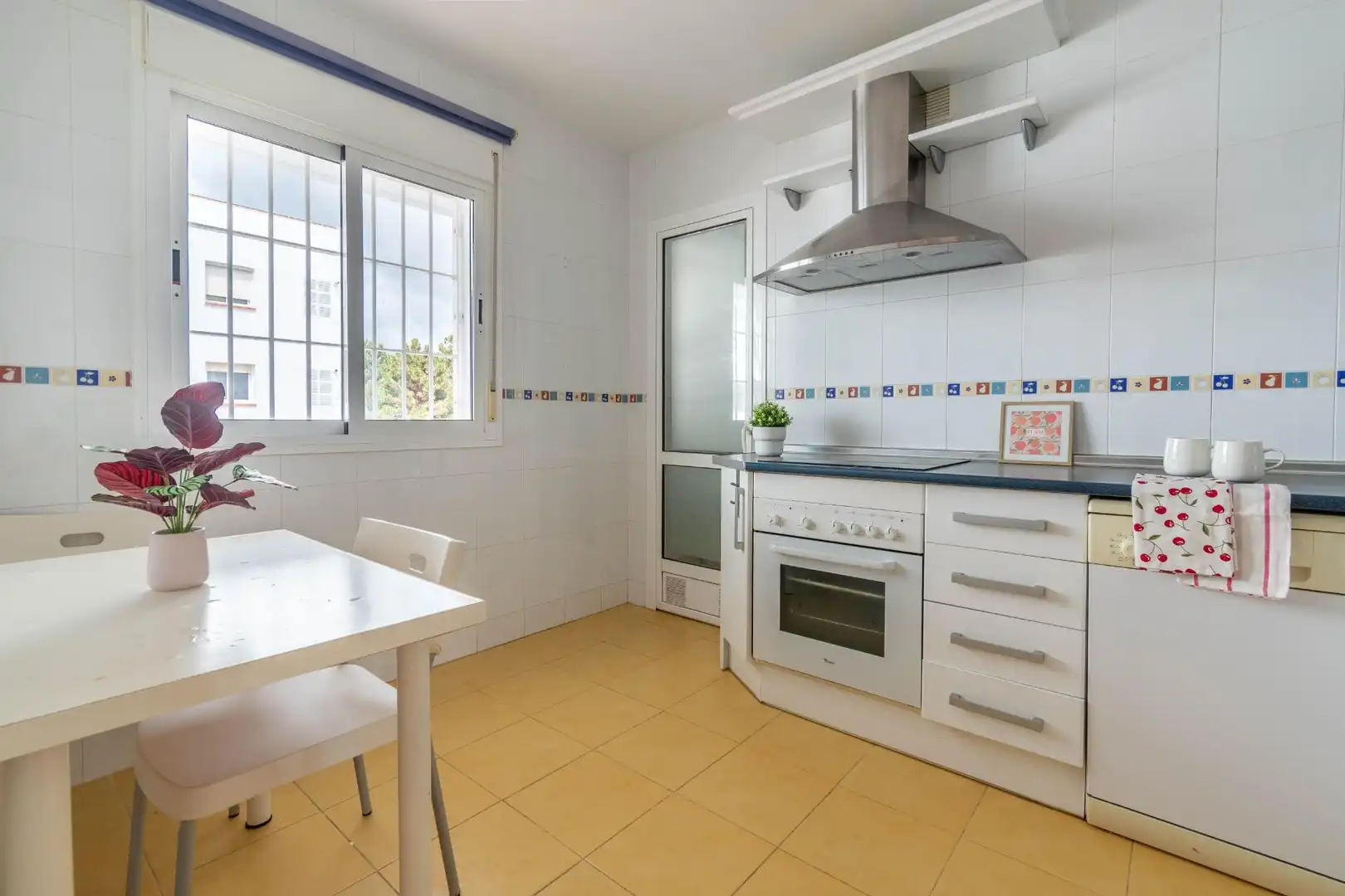 Cocina de Piso en venta en Almería con Aire acondicionado, Terraza y Balcón