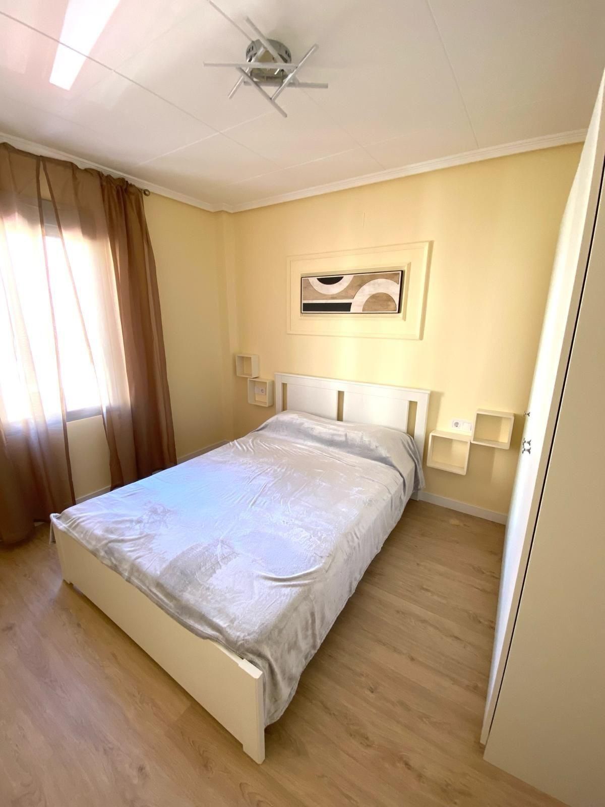 Bedroom of Flat for sale in Burjassot  with Air Conditioner and Terrace