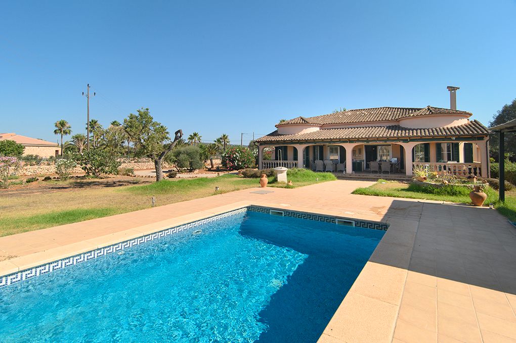 Garden of Country house for sale in Llucmajor  with Air Conditioner, Heating and Parquet flooring