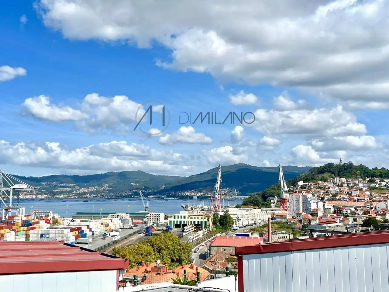 Vista exterior de Ático en venta en Vigo  con Calefacción