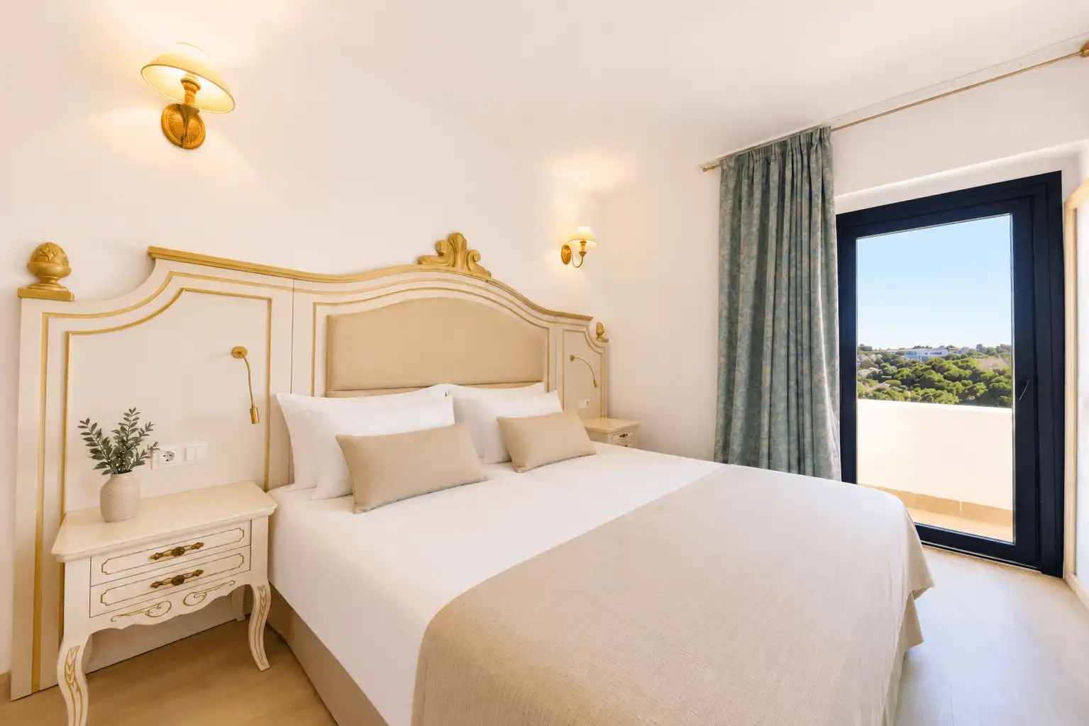 Bedroom of Apartments for rent in Manacor  with Air Conditioner and Balcony