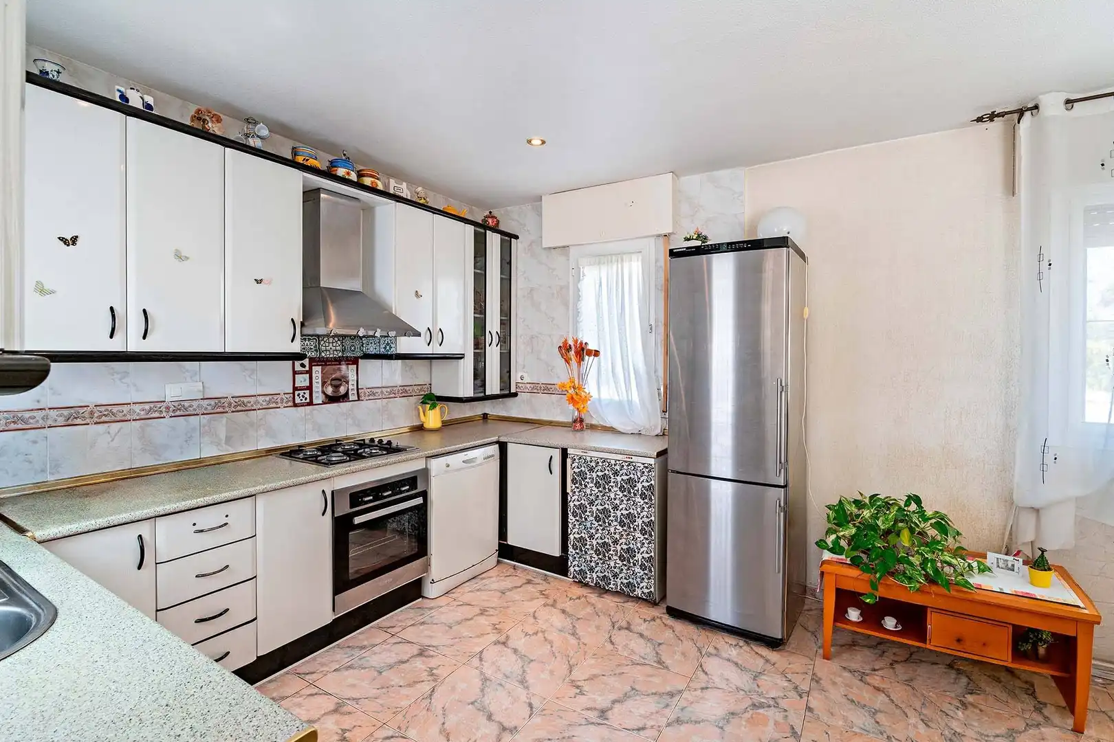 Cocina de Casa o chalet en venta en Roquetas de Mar con Jardín privado, Terraza y Trastero