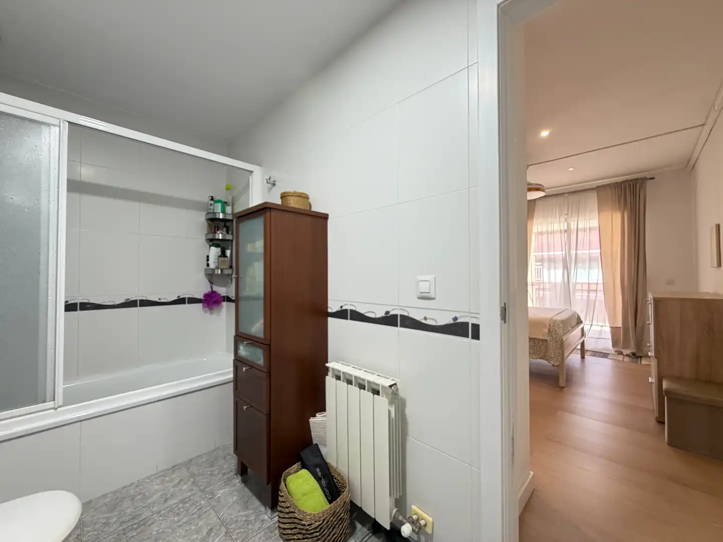 Bany de Apartament en venda en Roses amb Aire condicionat, Calefacció i Parquet