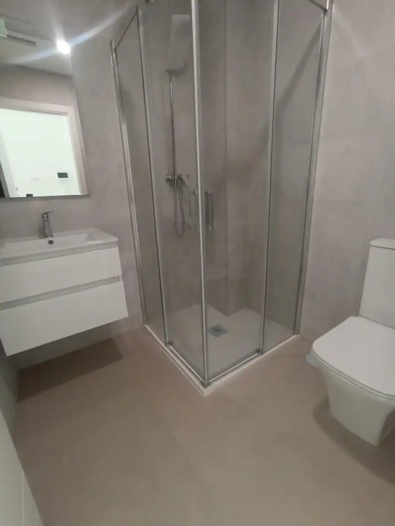 Bathroom of Flat for rent in Sevilla  with Air Conditioner, Terrace and Storage room