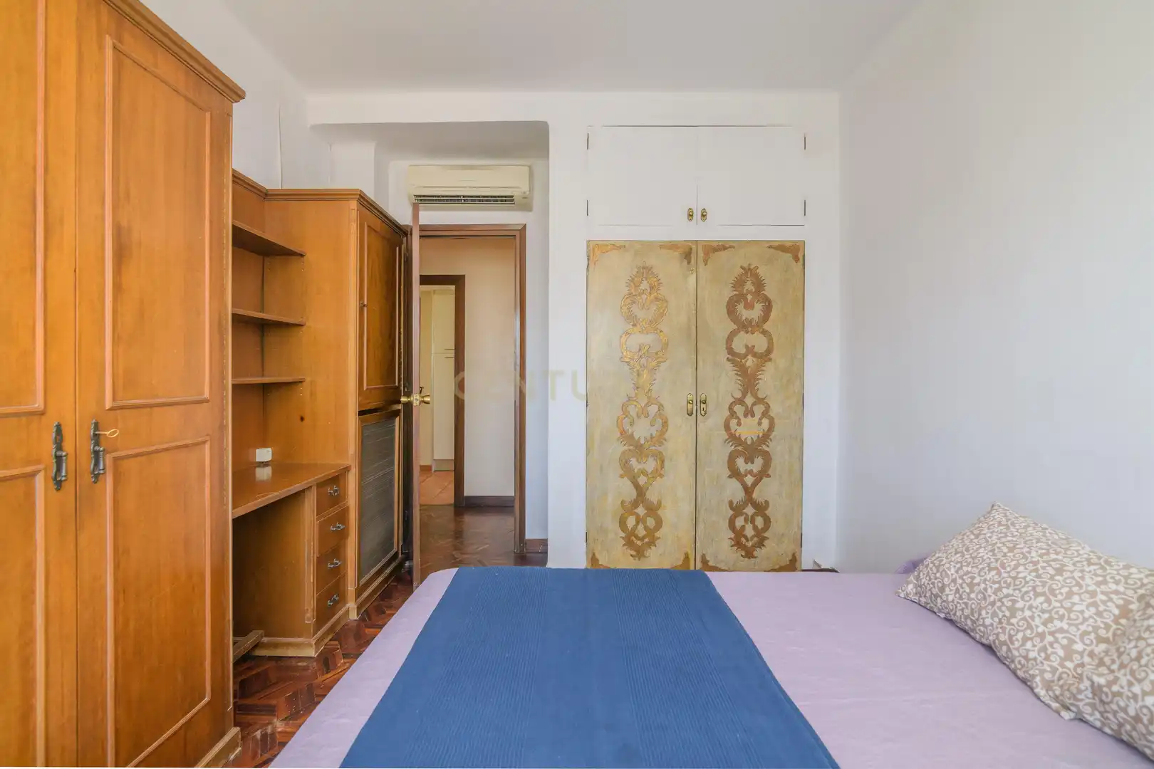 Schlafzimmer von Wohnung zum Verkauf in Barcelona mit Klimaanlage, Ofen und Mikrowelle