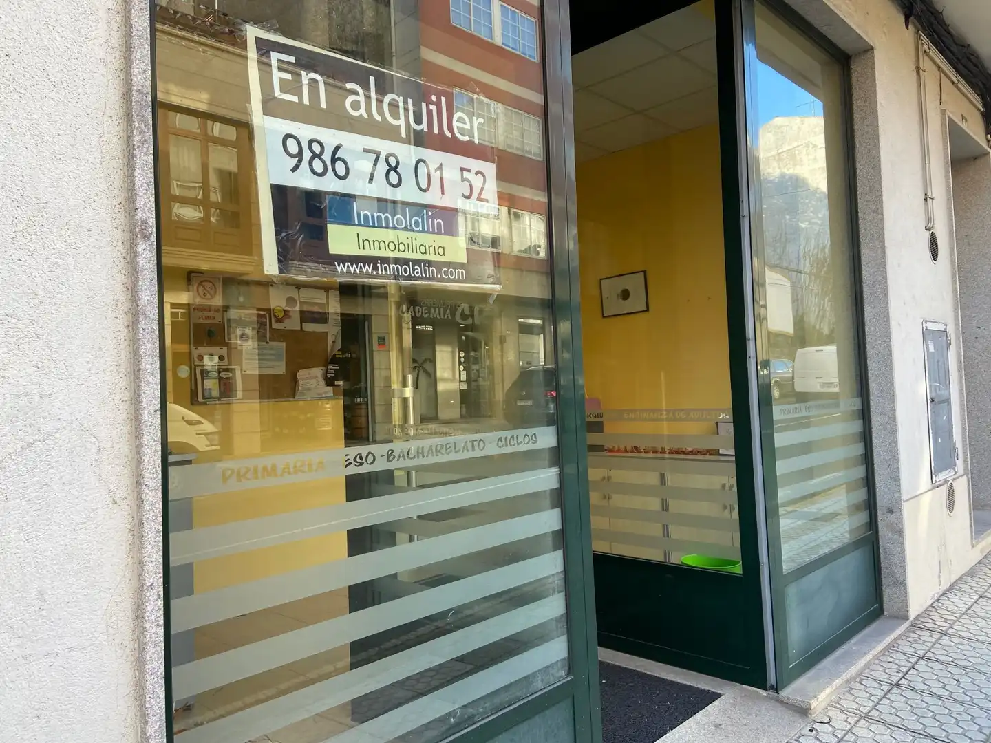 Locale commerciale in affitto a Lalín
