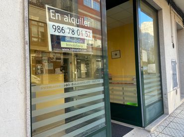 Locale commerciale in affitto a Lalín