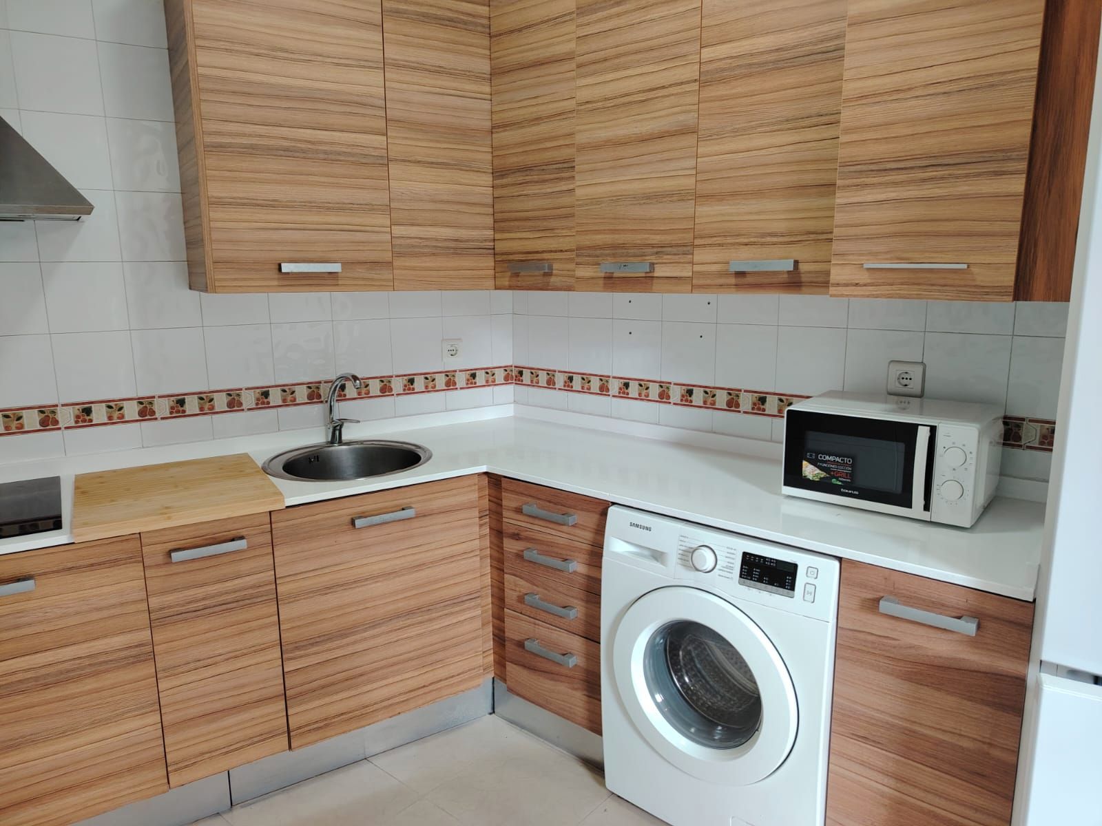 Kitchen of Apartment for sale in  Sevilla Capital