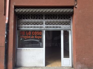 Local comercial en venda a Calle PLATERO REBOLLO 3 3