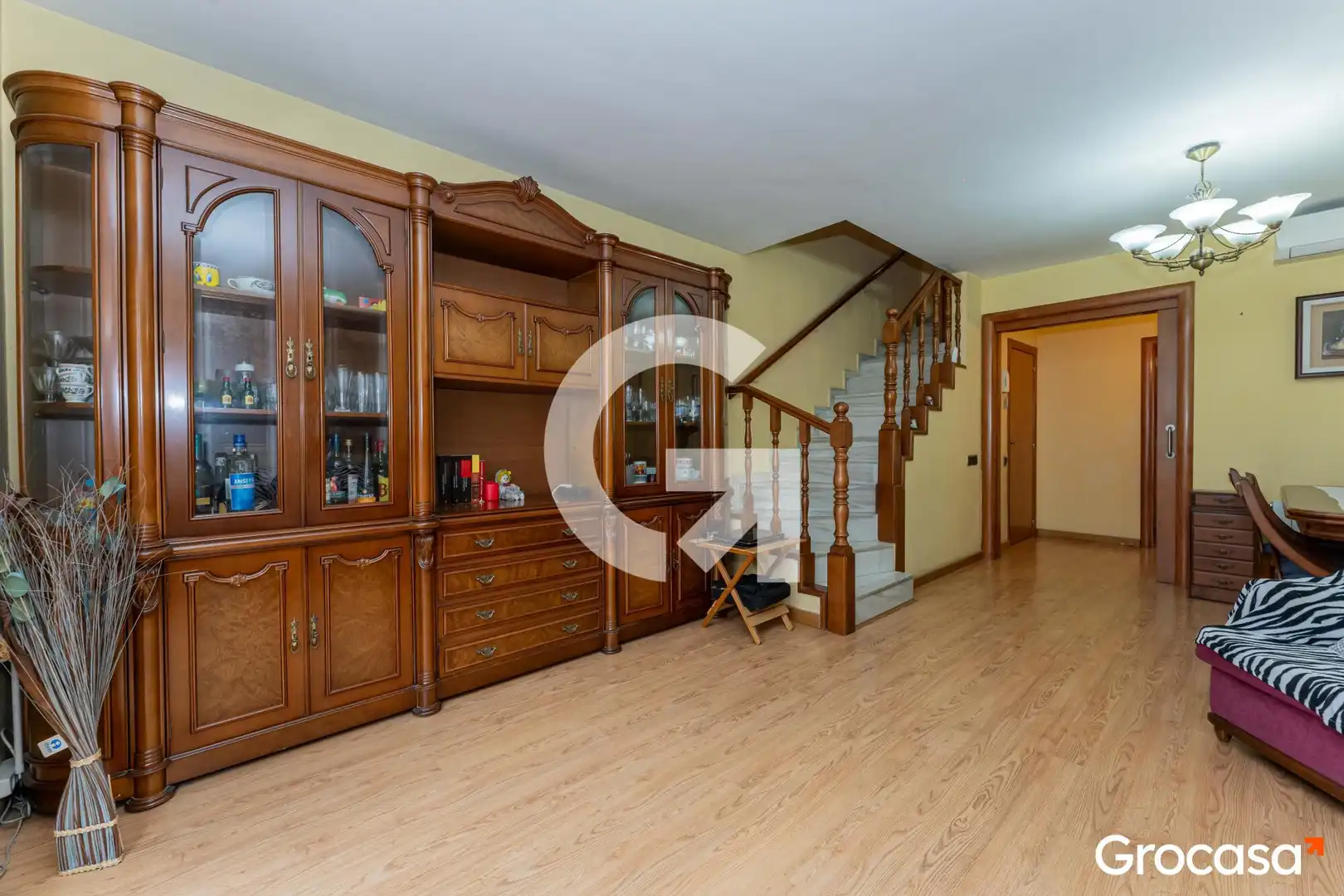Casa adosada en venta en Cornellà de Llobregat con Aire acondicionado, Calefacción y Trastero