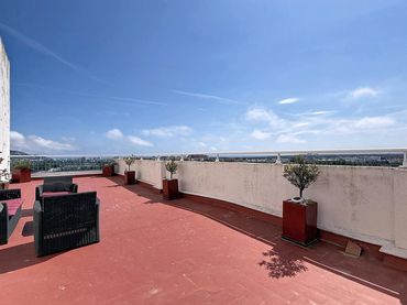 Estudi amb ascensor en venda a DE L'ALHAMBRA