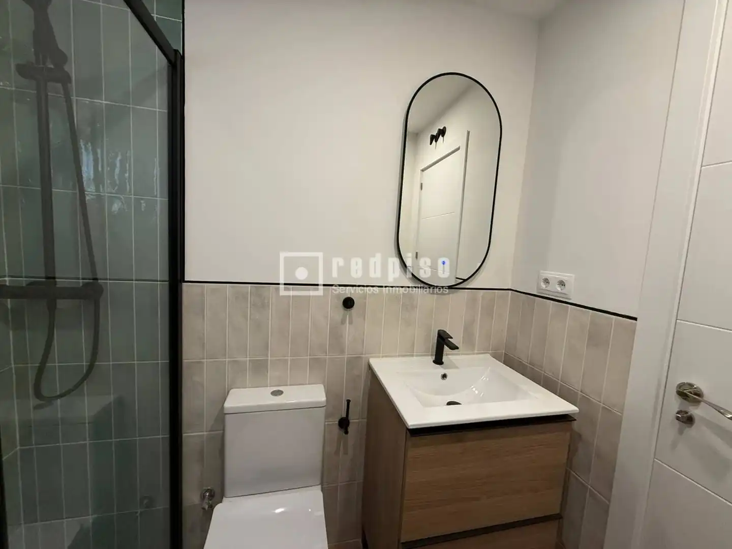 Badezimmer von Wohnung zum Verkauf in Madrid mit Klimaanlage und Heizung