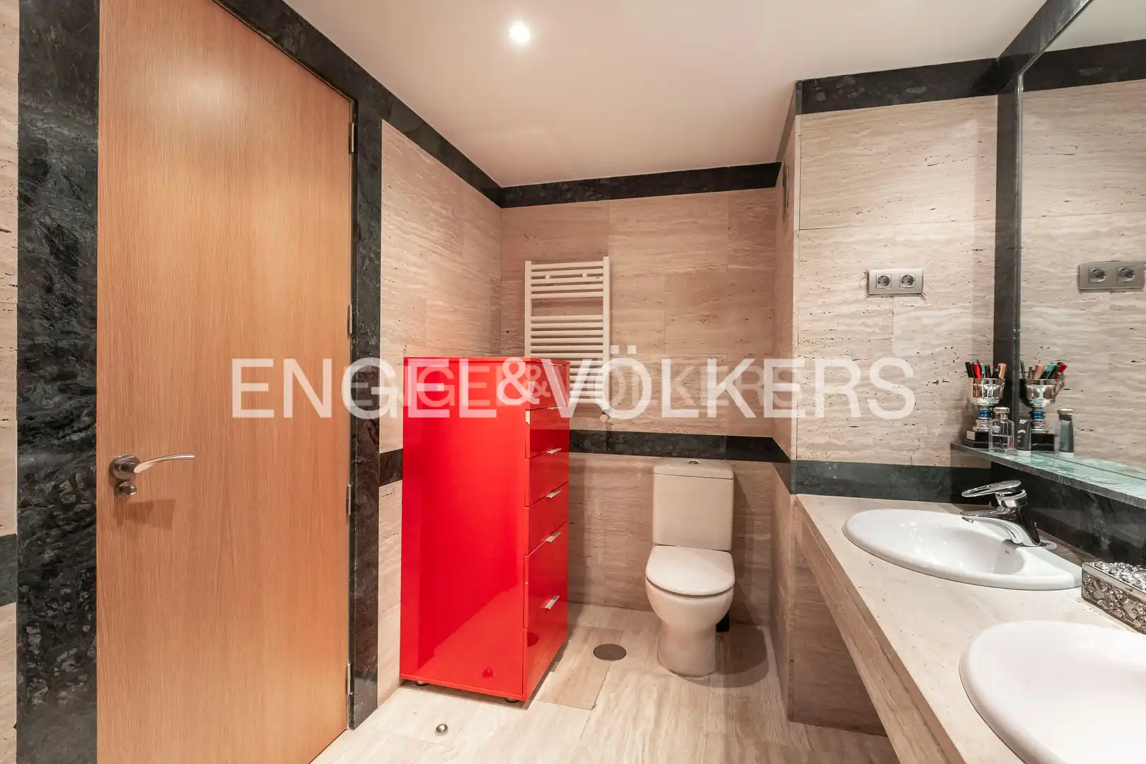 Bathroom of Apartments for sale in Madrid  with Air Conditioner, Heating and Parquet flooring