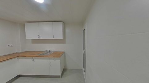 Foto 3 de Piso en venta en Carrer Amadeu Vives, Santa Perpètua de Mogoda, Barcelona