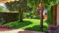 Jardí de Casa adosada en venda en Sant Quirze del Vallès amb Aire condicionat, Calefacció i Jardí privat