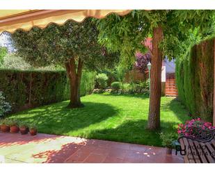 Jardí de Casa adosada en venda en Sant Quirze del Vallès amb Aire condicionat, Calefacció i Jardí privat