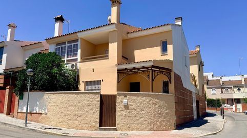 Foto 3 de Casa adosada en venda a Uruguay, Morón de la Frontera, Sevilla