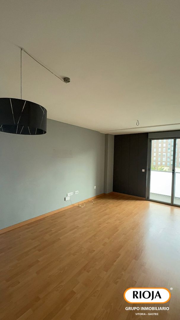 Bedroom of Flat for sale in Vitoria - Gasteiz  with Heating and Terrace