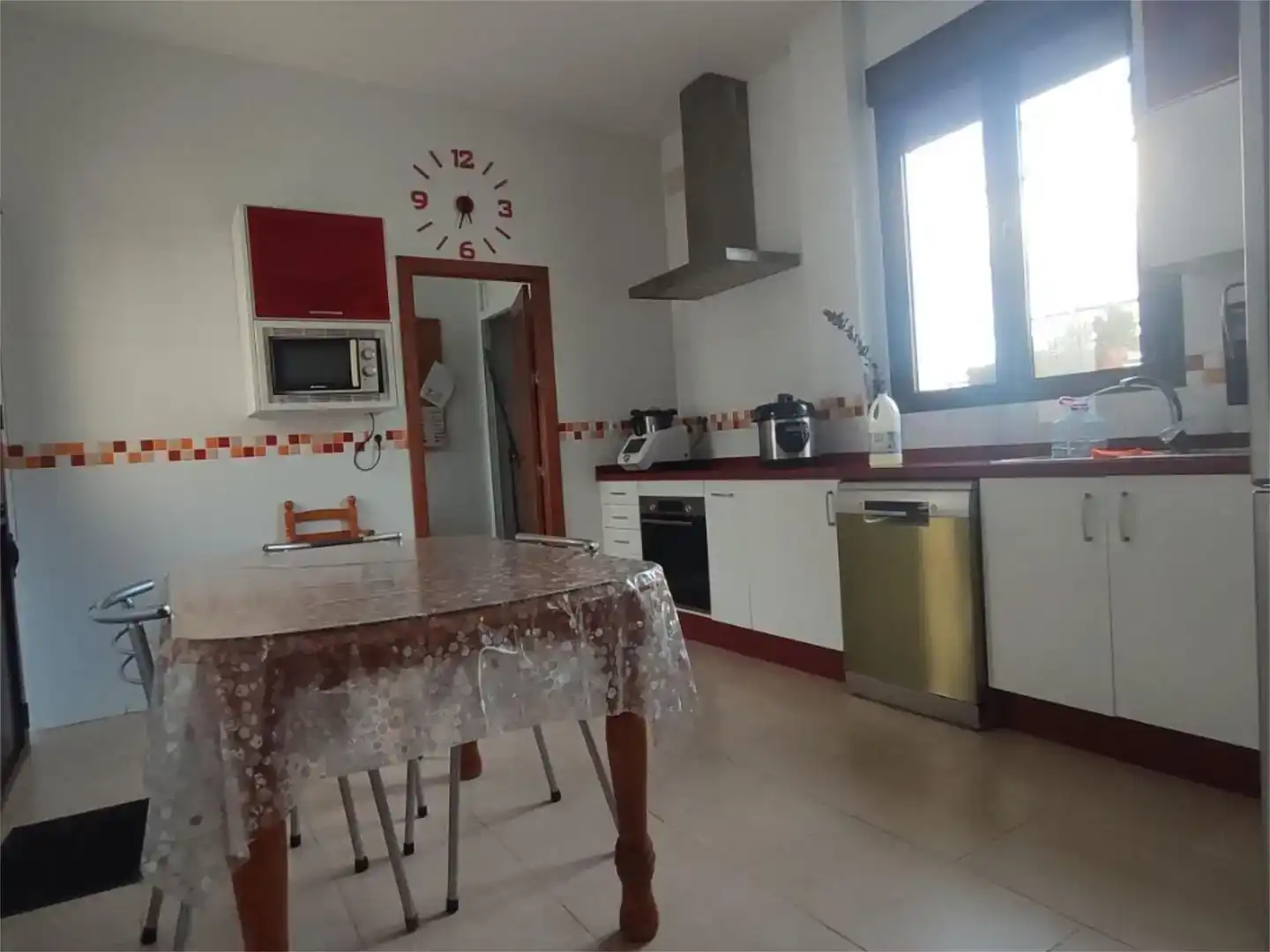 Cuina de Pis en venda en Beas amb Aire condicionat, Jardí privat i Parquet