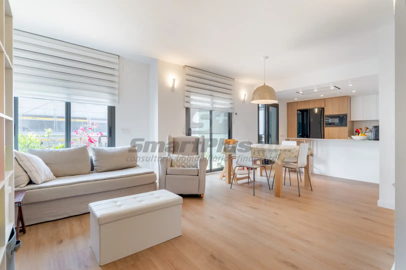 Sala de estar de Ático en venta en Barcelona con Aire acondicionado, Calefacción y Parquet
