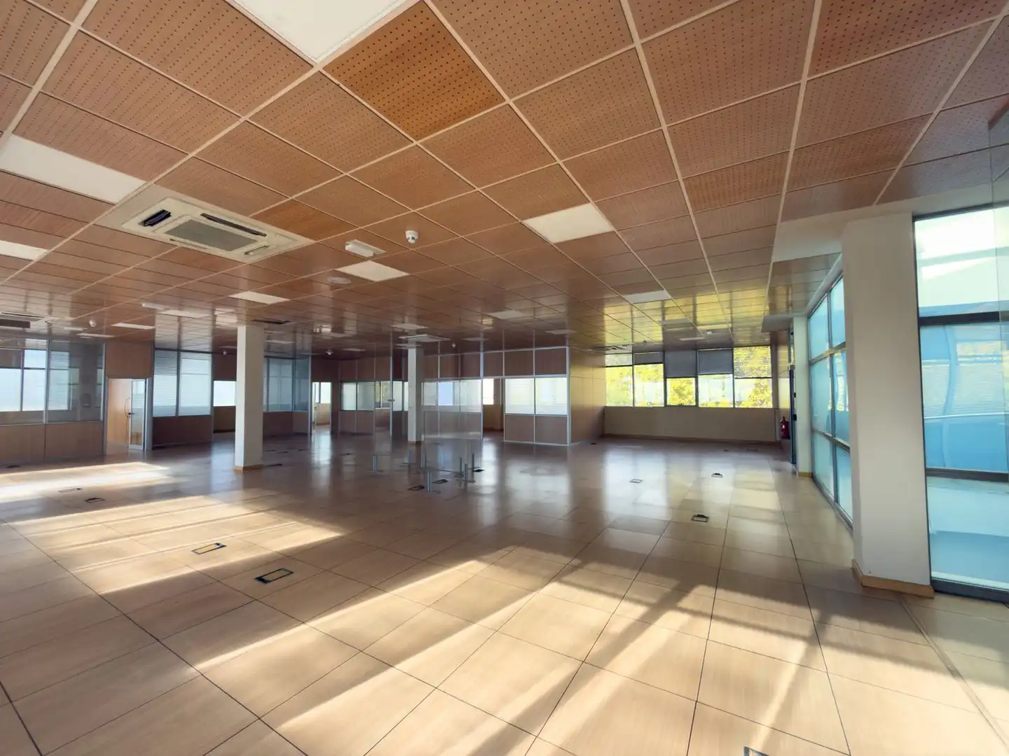 Gemischtgenutztes Gebäude zum Verkauf in Montserrat - Parque Empresarial, imagen 21