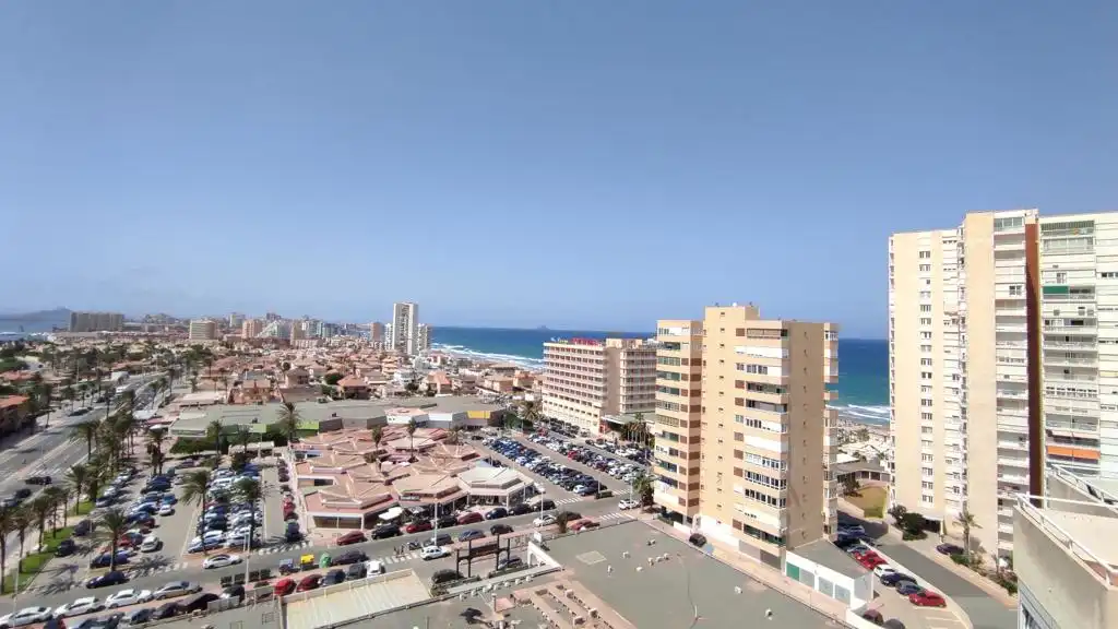 Vista exterior de Àtic en venda en La Manga del Mar Menor amb Terrassa, Moblat i Forn