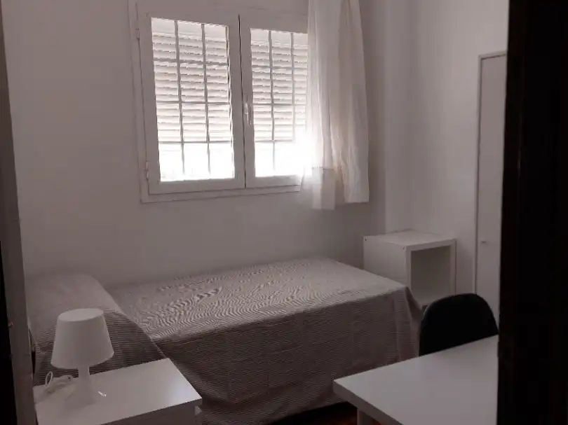 Dormitori de Pis en venda en  Sevilla Capital amb Aire condicionat, Terrassa i Balcó
