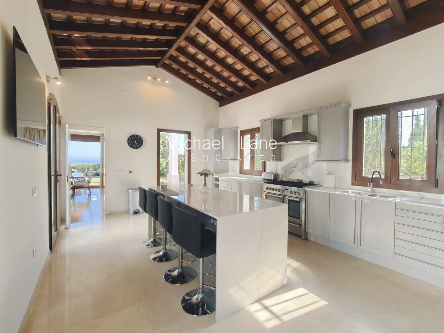 Kitchen of Houses for sale in Sotogrande  with Air Conditioner, Heating and Private garden