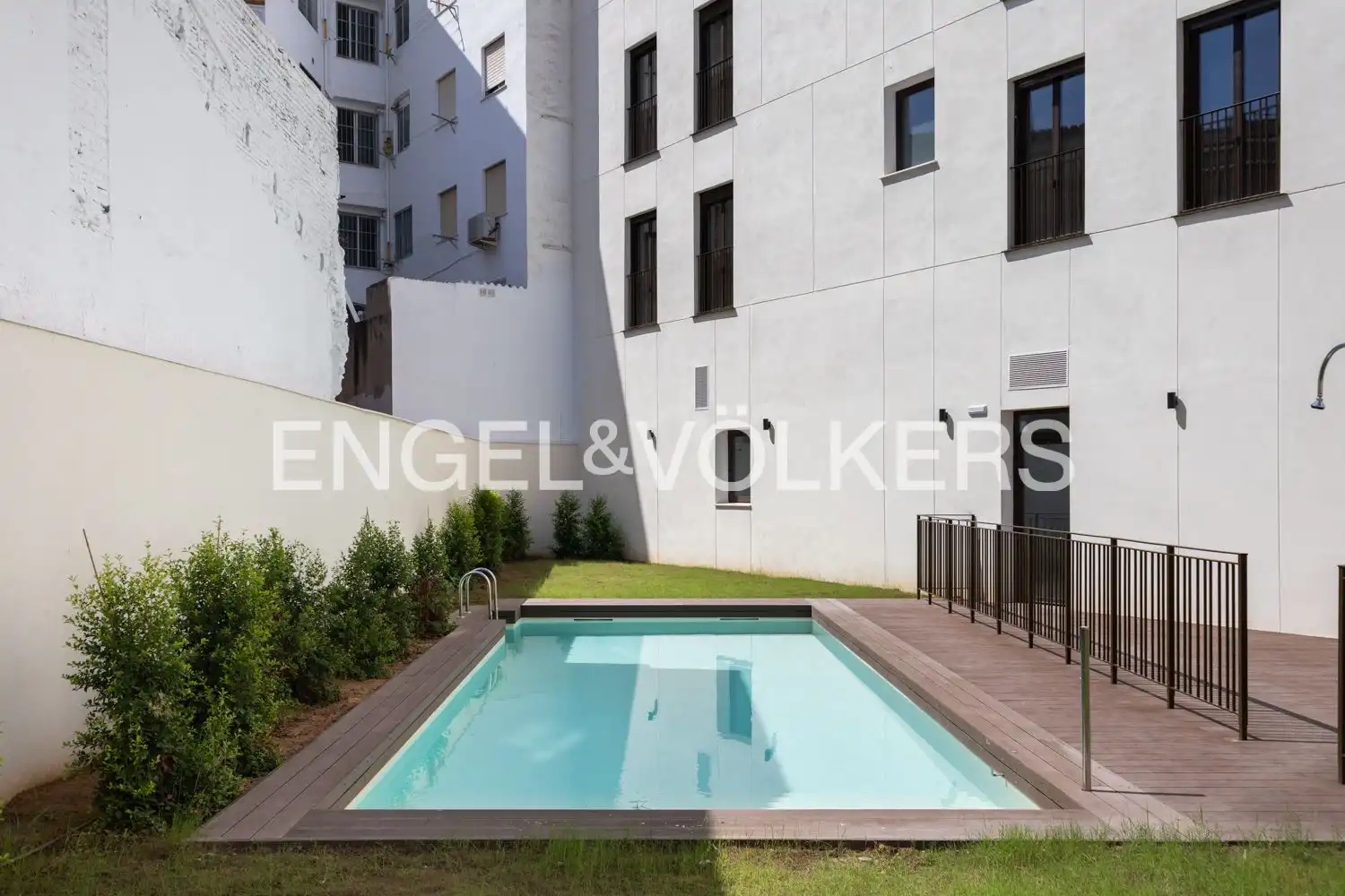 Piscina de Piso de alquiler en Valencia con Aire acondicionado, Calefacción y Jardín privado