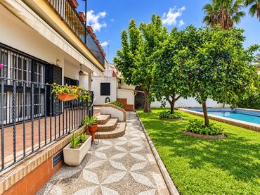 Chalet con balcón en venta en San Pablo - Santa Justa