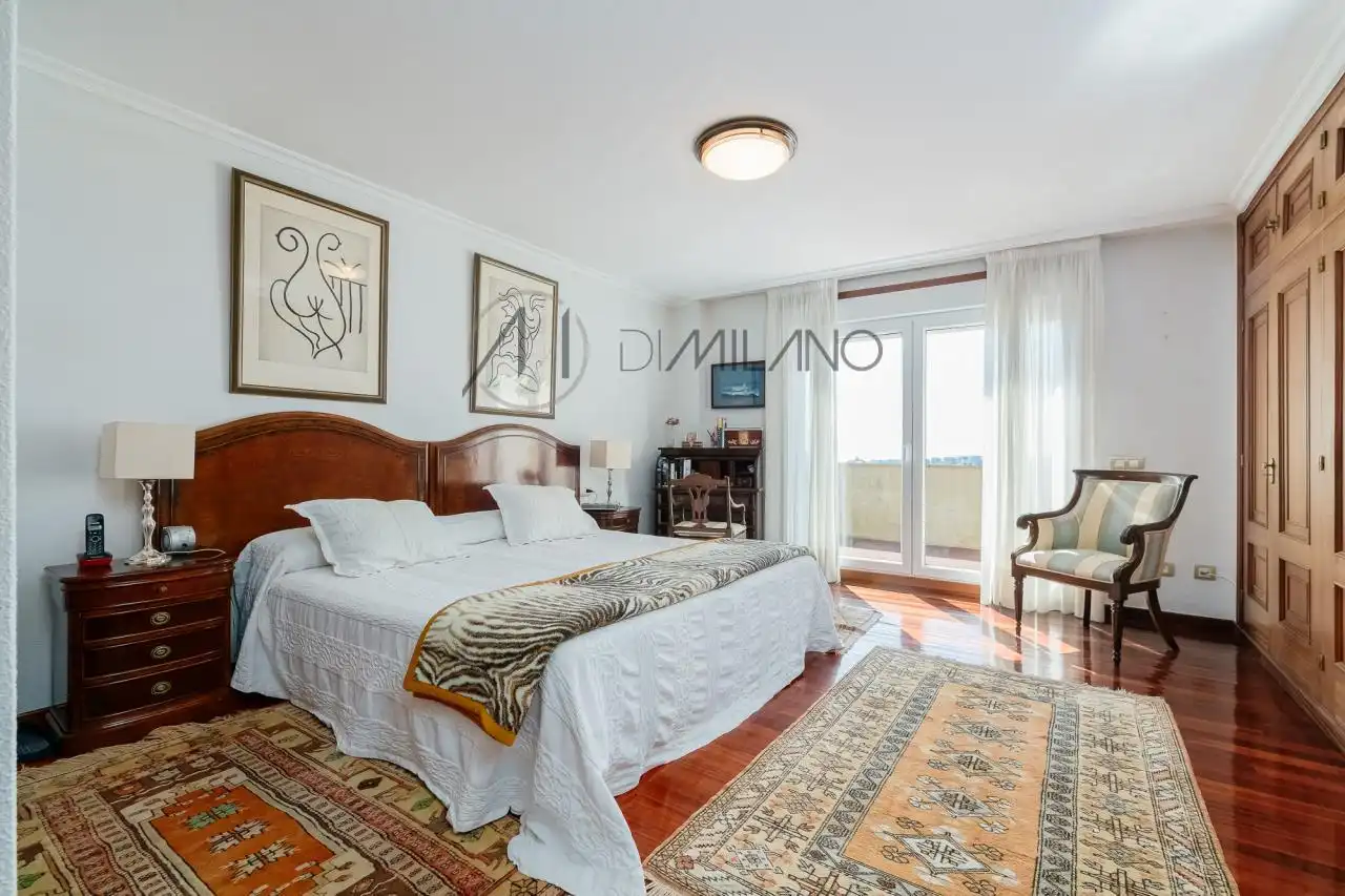 Habitación de Casa o chalet en venta en Vigo  con Calefacción, Jardín privado y Parquet