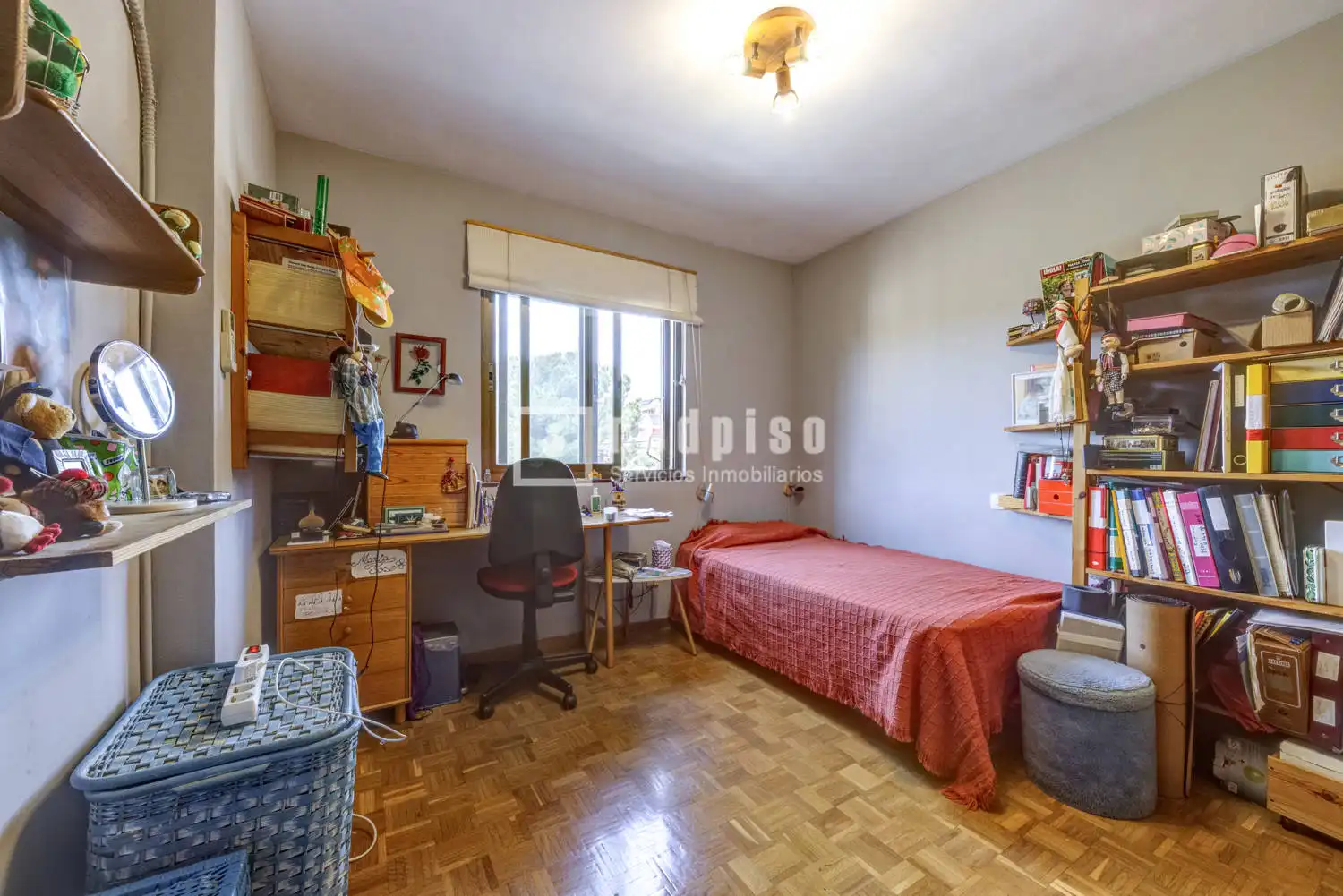Bedroom of Houses for sale in Pozuelo de Alarcón  with Air Conditioner, Heating and Private garden