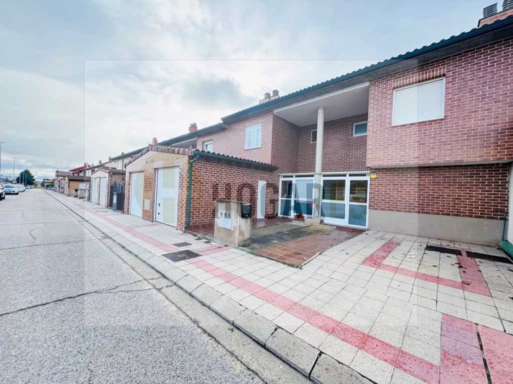 Exterior view of Single-family semi-detached for sale in Golmayo