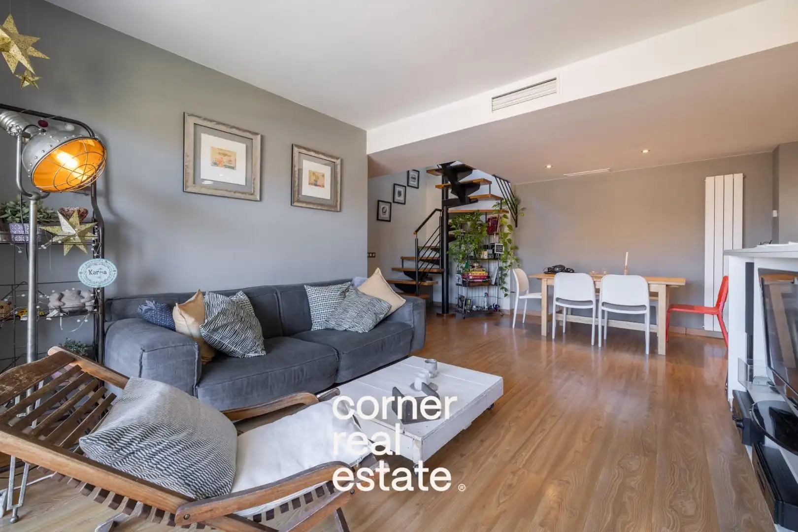 Vista exterior de Ático en venta en Sant Cugat del Vallès con Calefacción, Parquet y Terraza