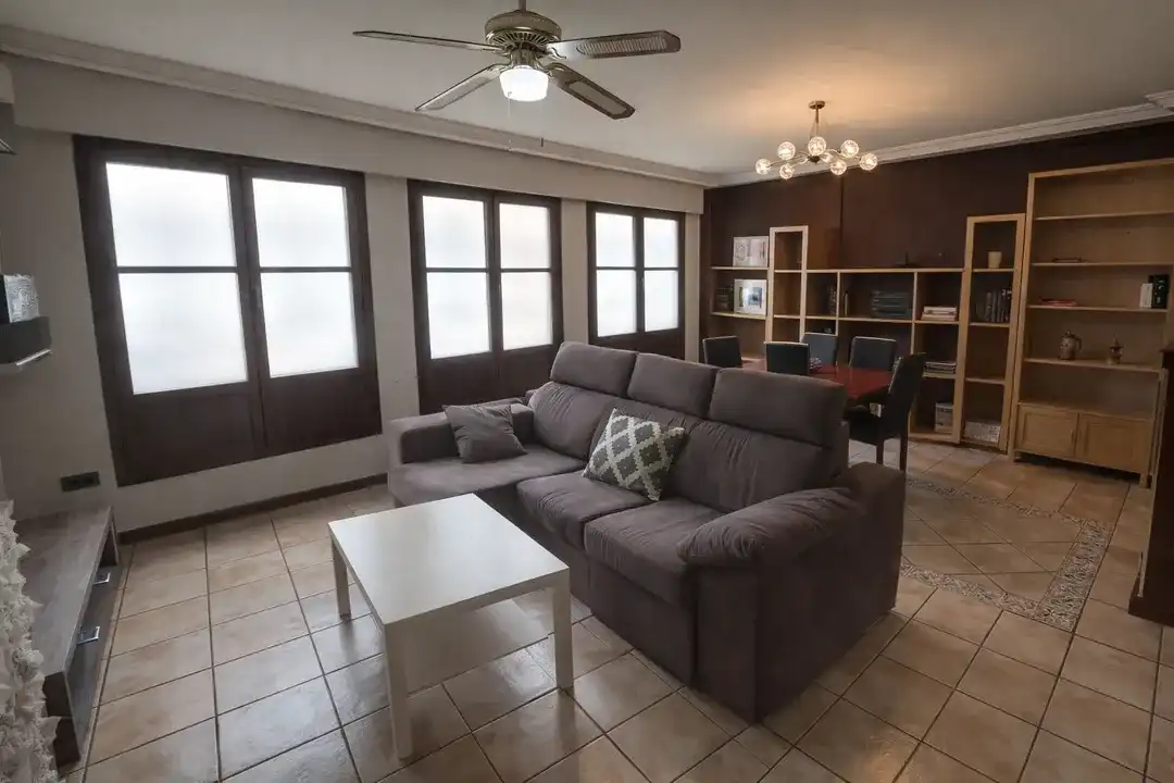 Sala de estar de Casa adosada en venta en Salvatierra / Agurain con Calefacción y Jardín privado