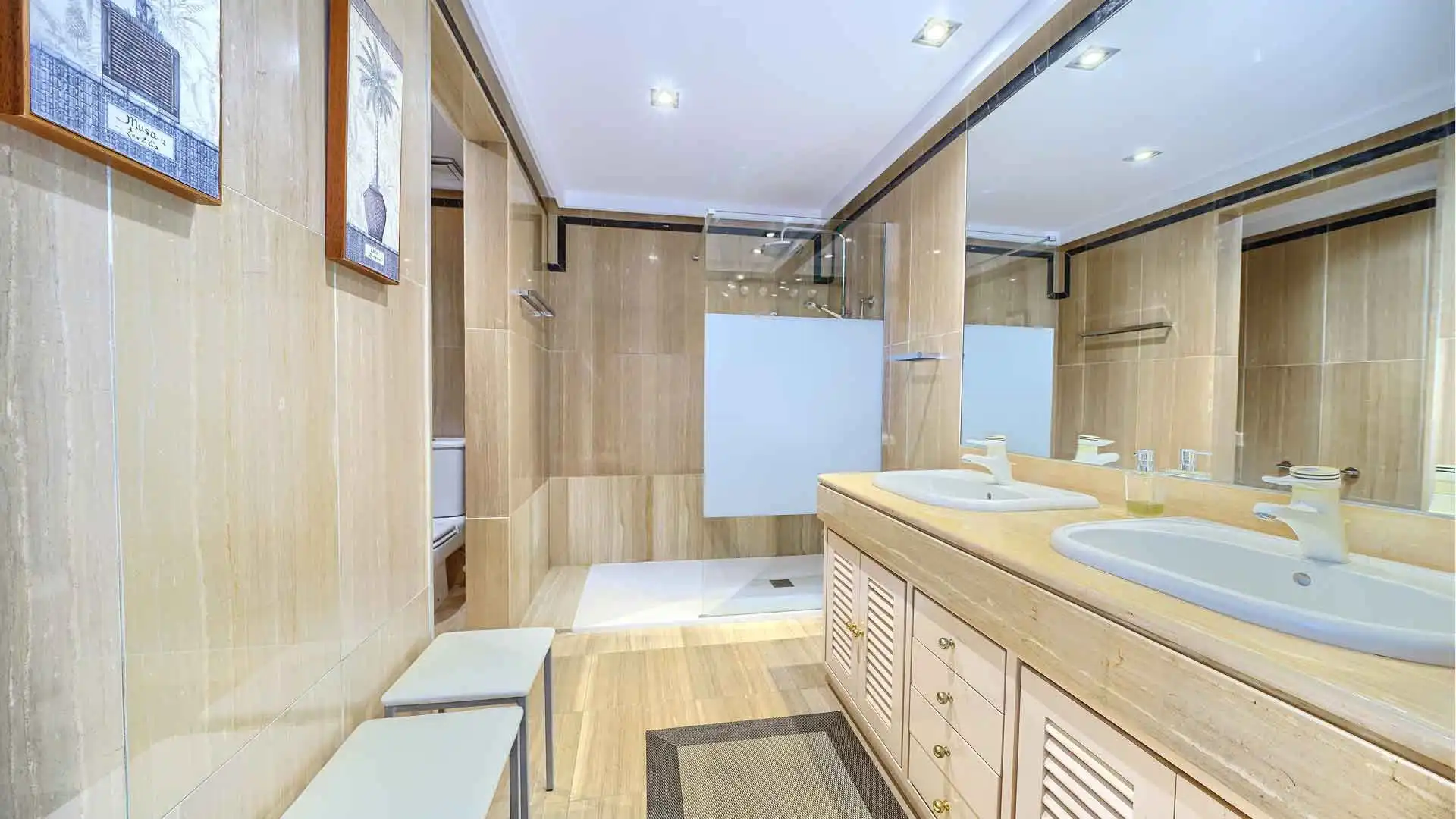 Bany de Apartament en venda en Marbella amb Aire condicionat, Terrassa i Piscina