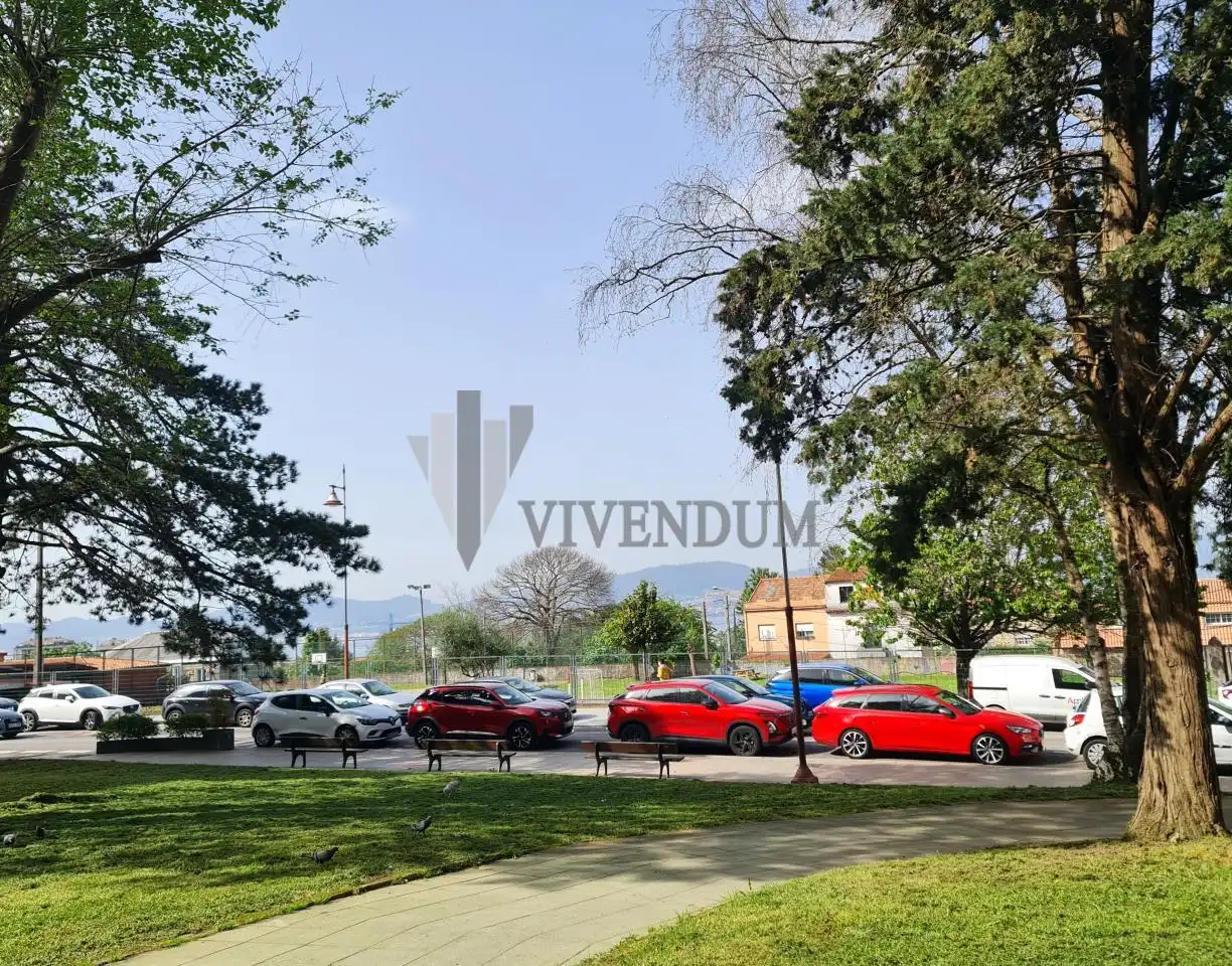 Parking de Piso en venta en Vigo  con Calefacción, Terraza y Trastero