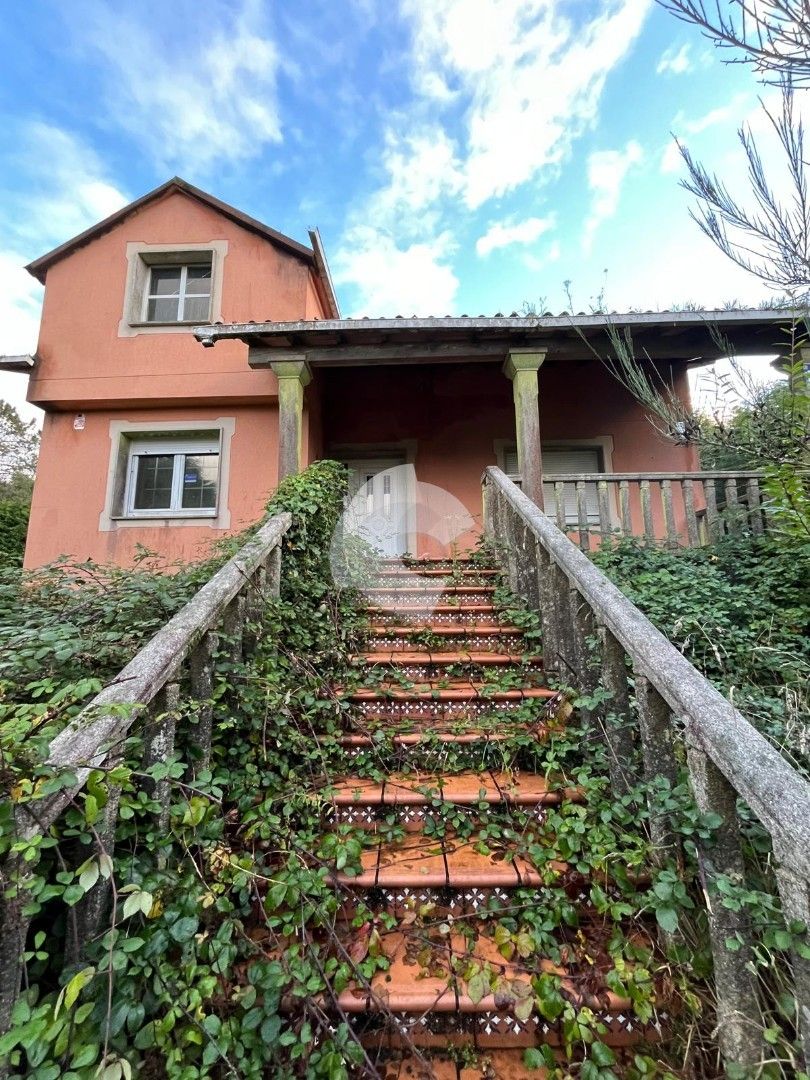 Vista exterior de Casa o xalet en venda en Val do Dubra amb Jardí privat