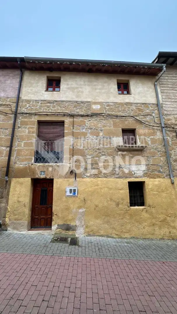 Vista exterior de Finca rústica en venda en Rodezno amb Traster