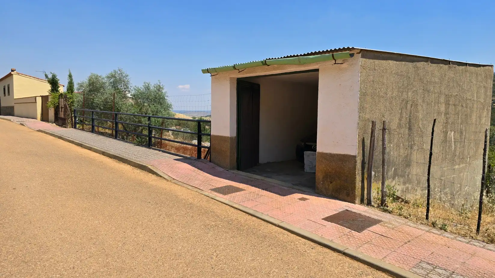 Exterior view of Garage for sale in Aliseda
