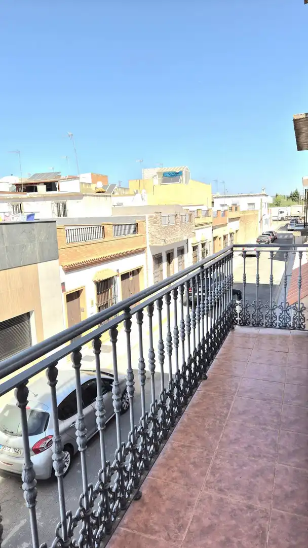 Exterior view of Single-family semi-detached for sale in Alcolea del Río  with Alarm