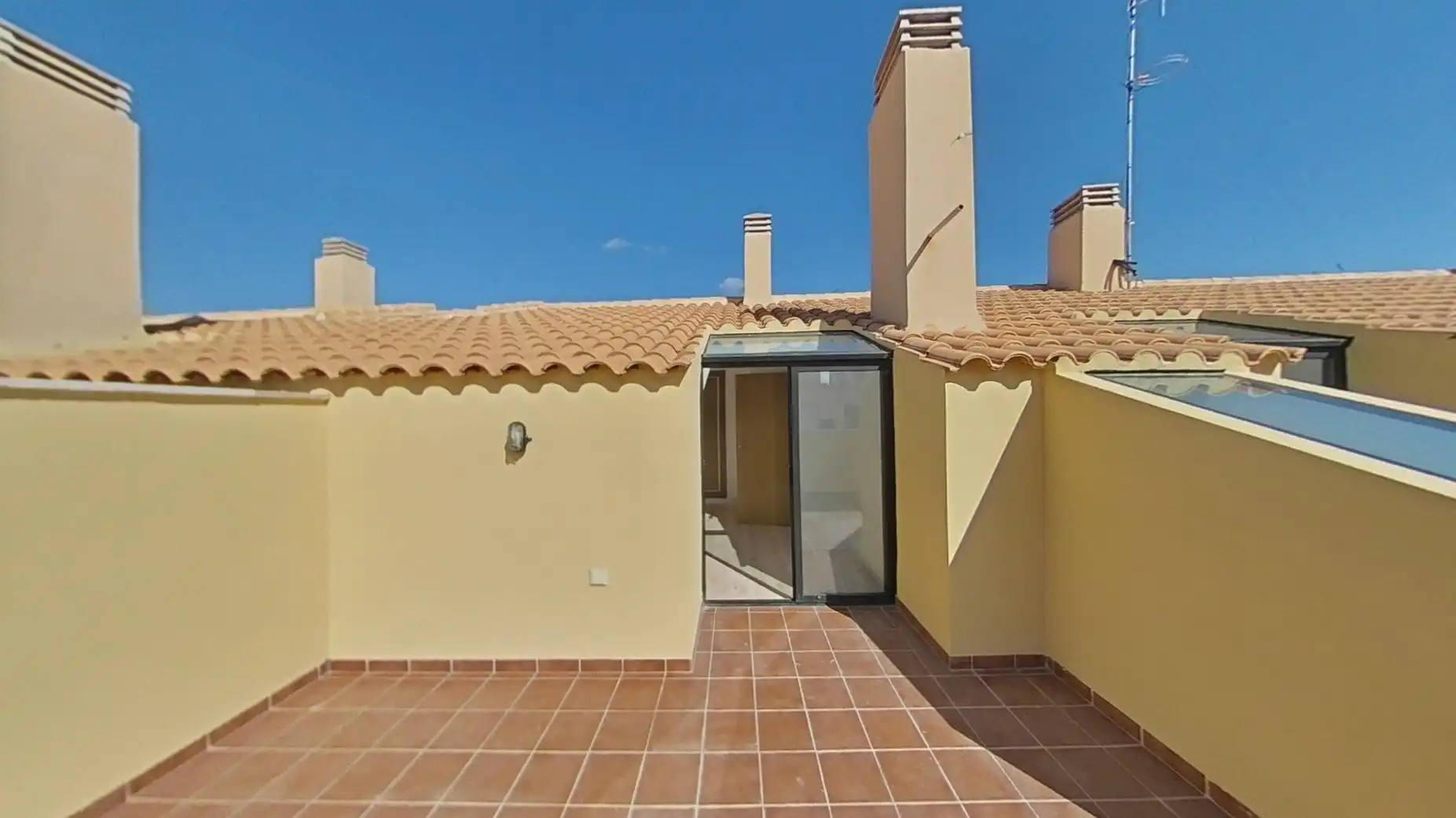 Terrassa de Casa o xalet en venda en Elda amb Aire condicionat