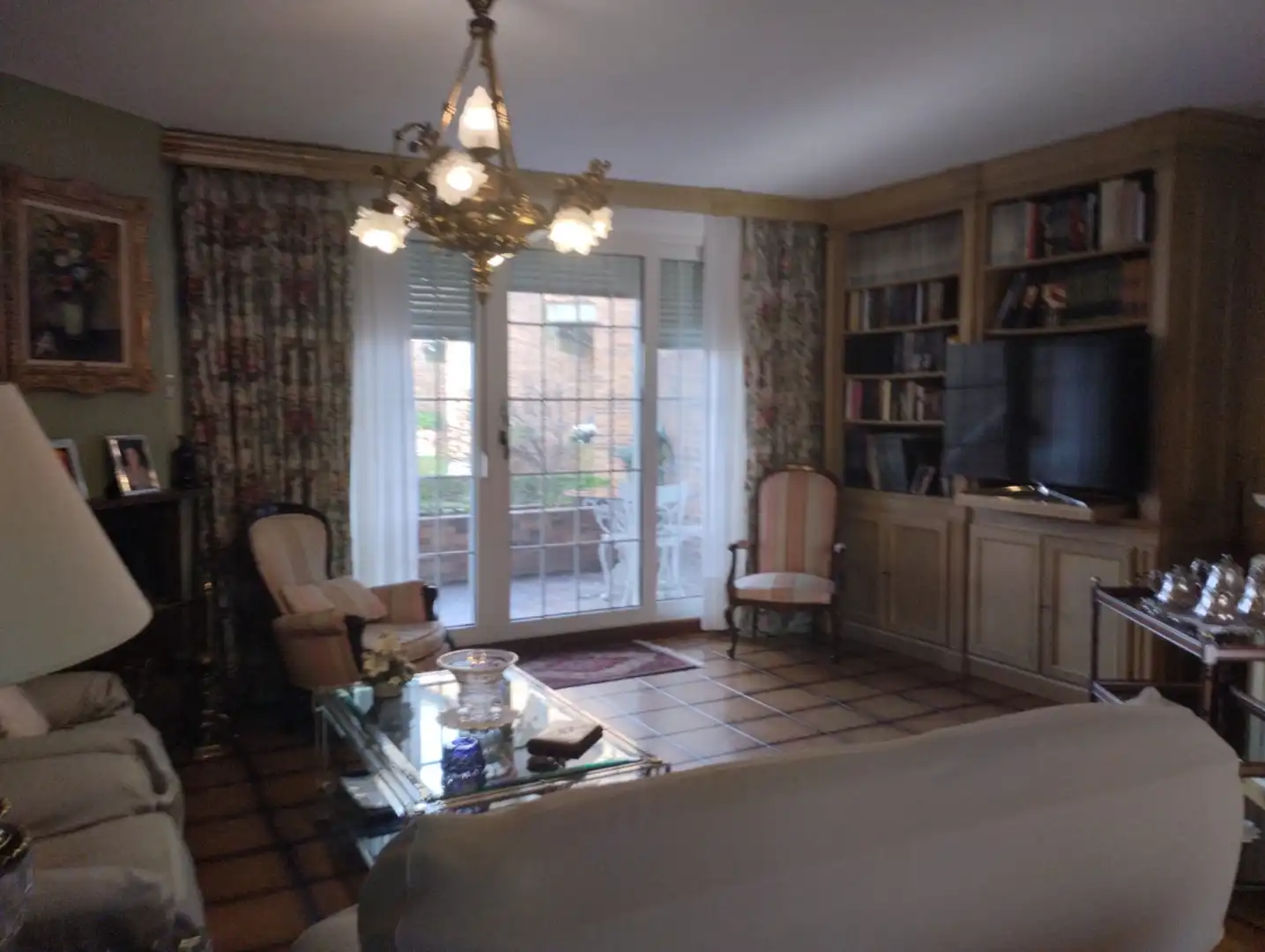 Sala de estar de Casa adosada en venta en Laredo con Calefacción, Jardín privado y Terraza
