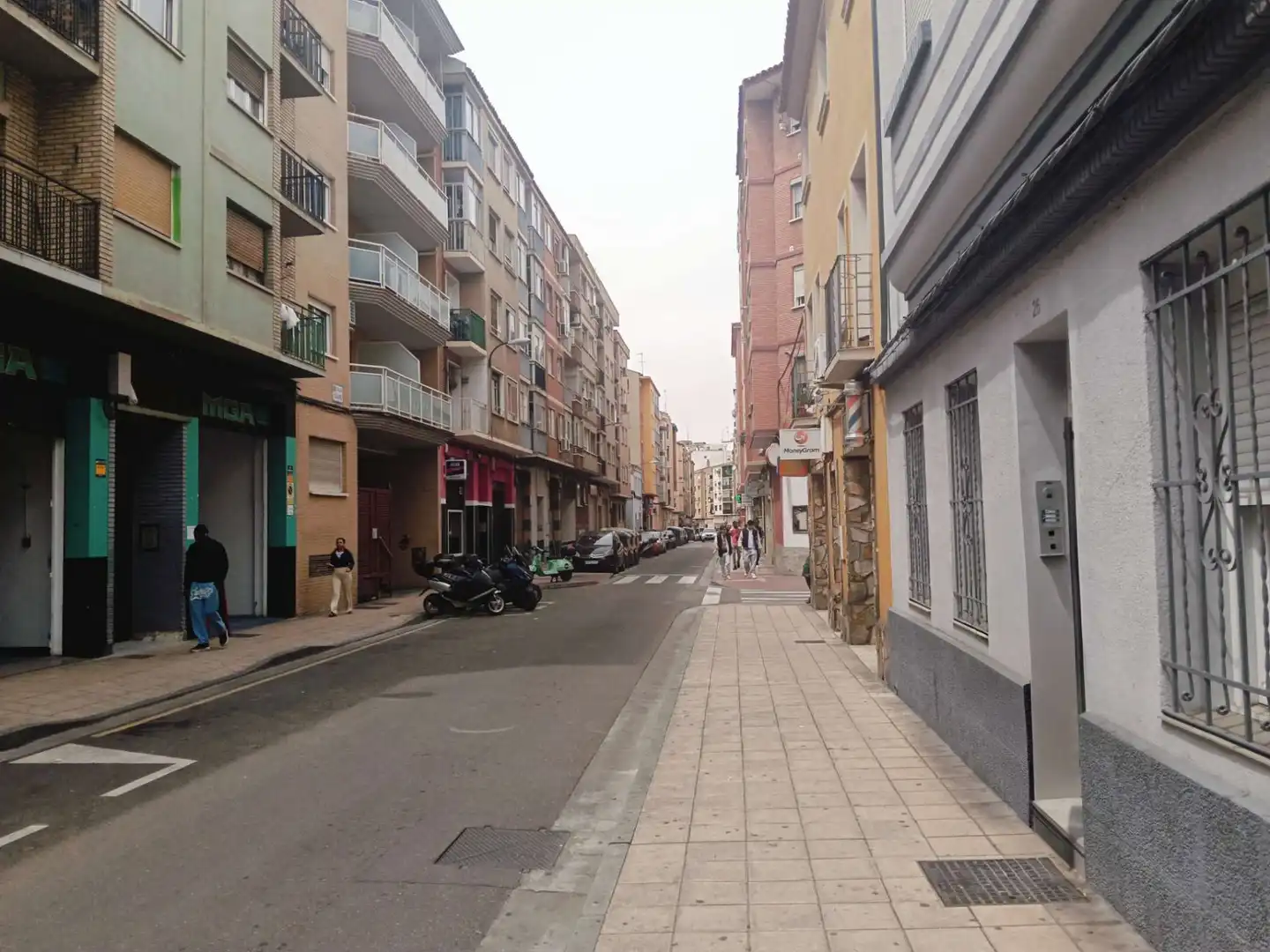 Vista exterior de Local de alquiler en Zaragoza con Aire acondicionado y Amueblado