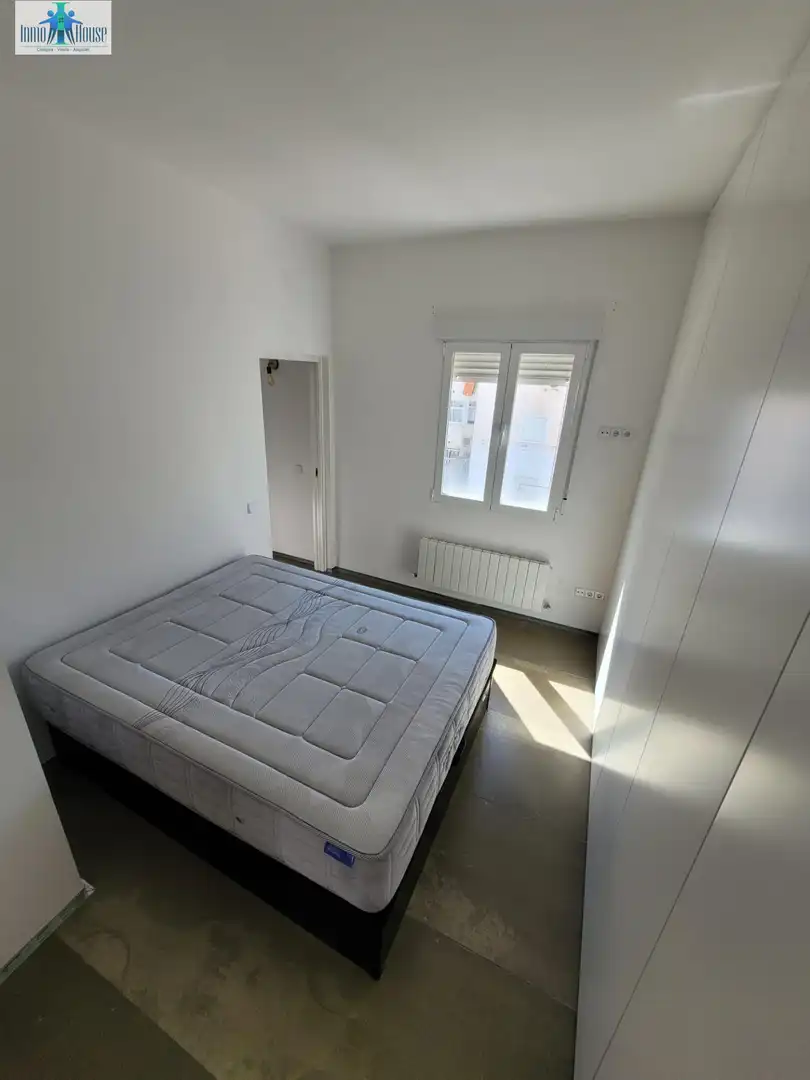 Dormitori de Apartament en venda en Albacete amb Calefacció i Moblat