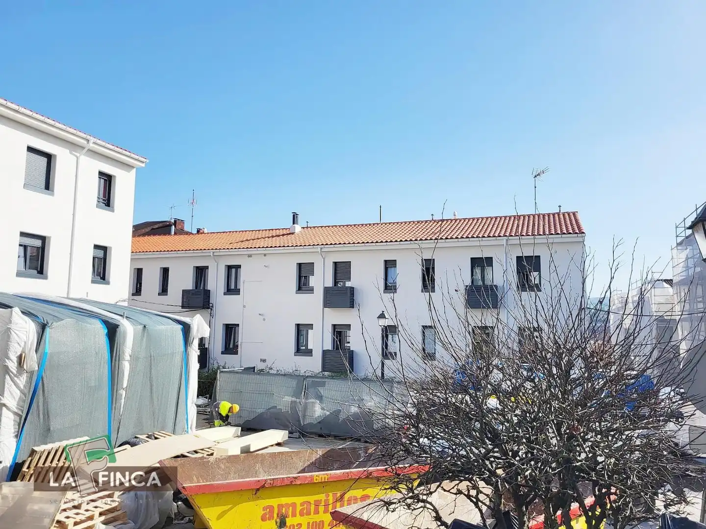 Vista exterior de Piso en venta en Oviedo 