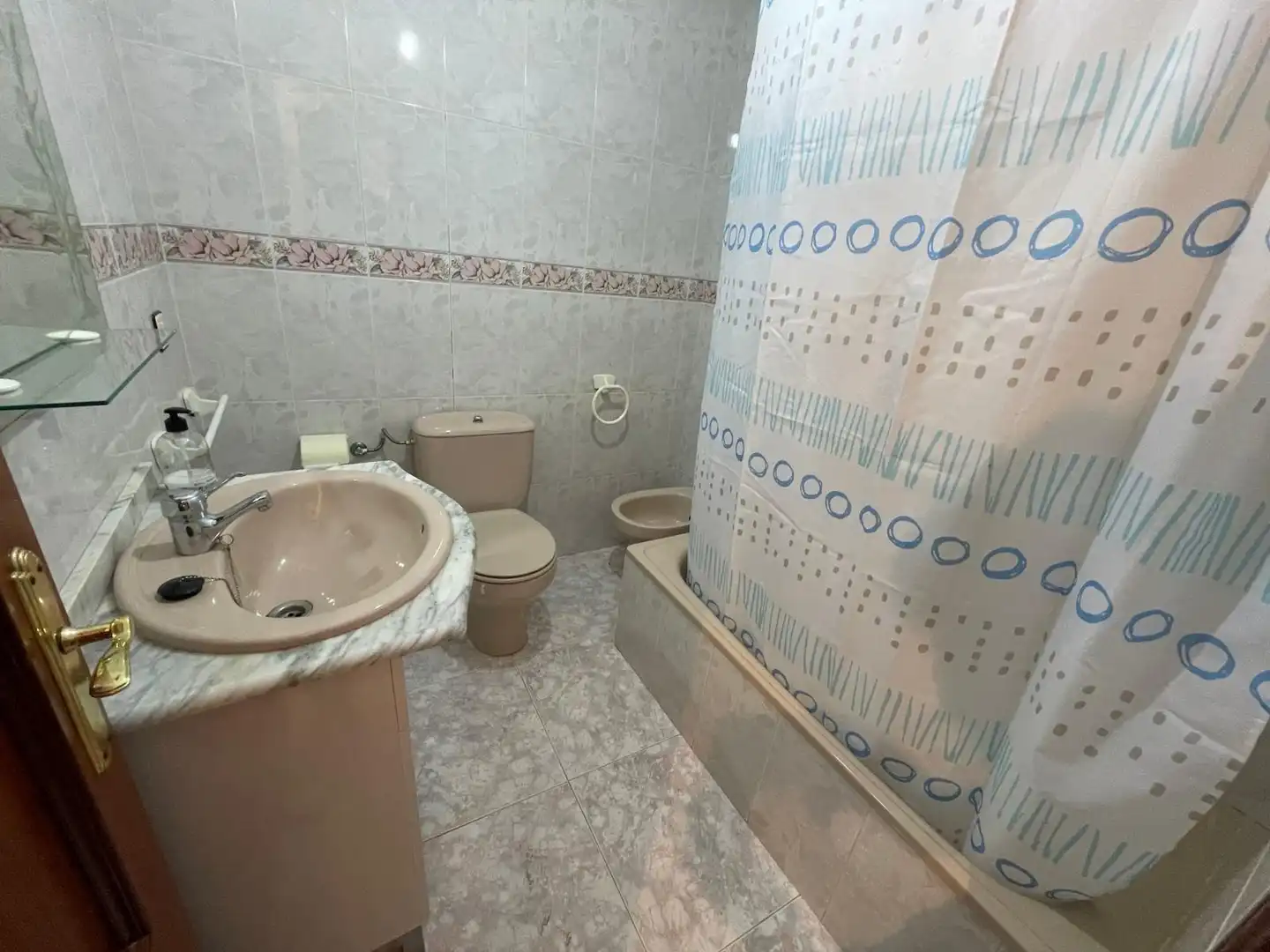 Badezimmer von Wohnung zum Verkauf in Montánchez mit Abstellraum und Möbliert