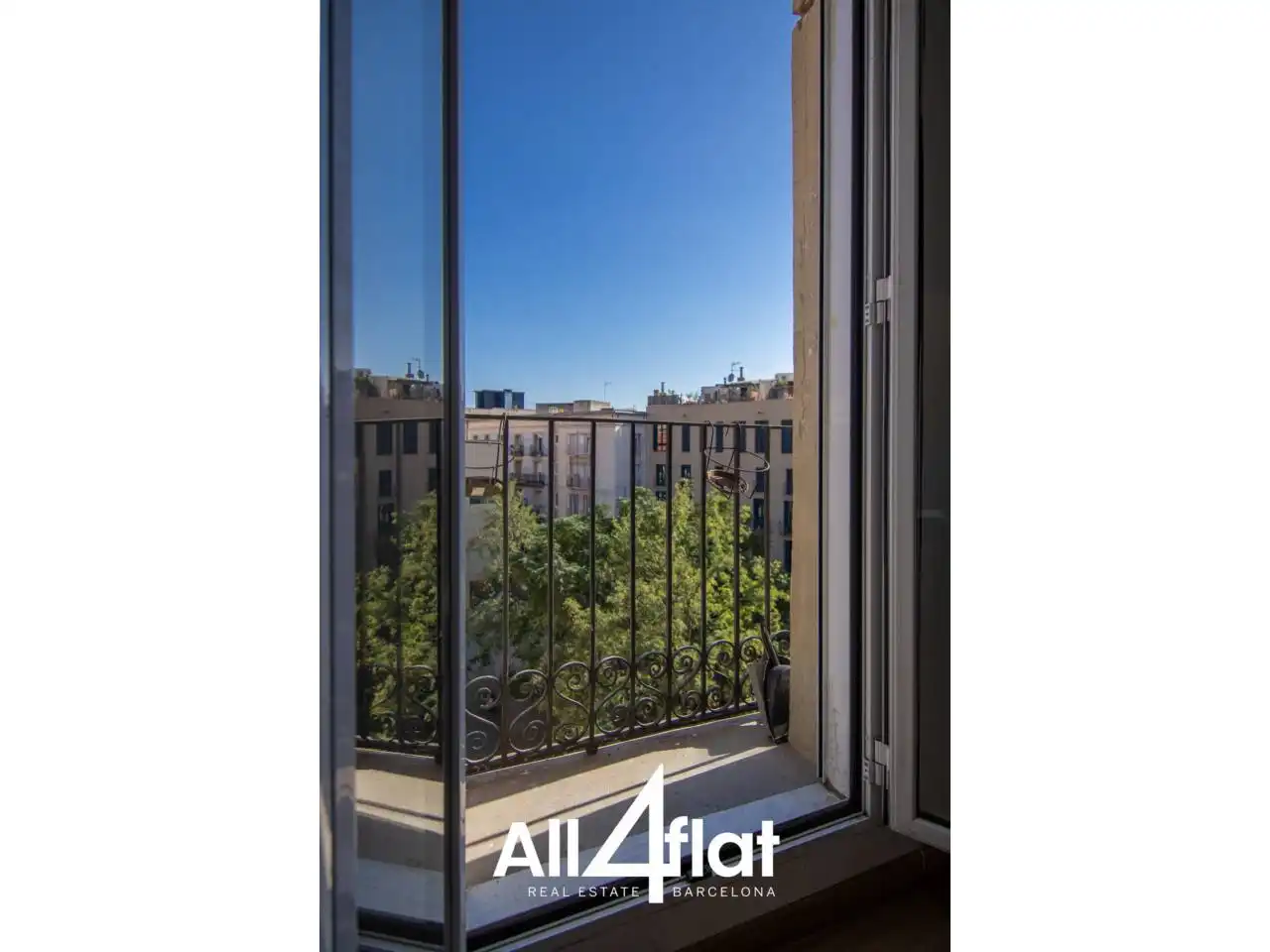 Flat with terrace for sale in Calle Agustí Vell, imagen 26