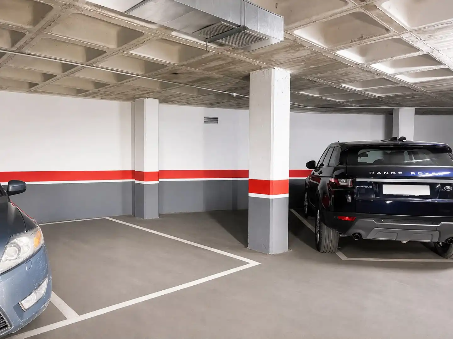 Parking of Flat for sale in Madrid  with Air Conditioner, Private garden and Storage room